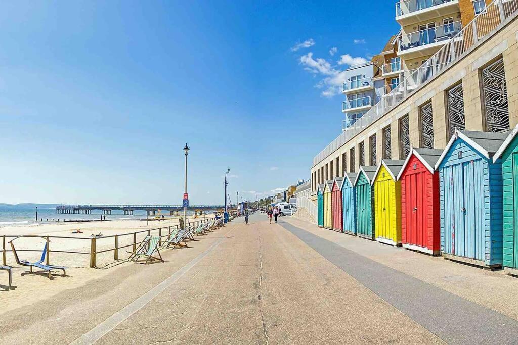 Spacious 4 Bed Rooms, Parking, Garden And Near Parks, Beaches And University Bornemouth Extérieur photo