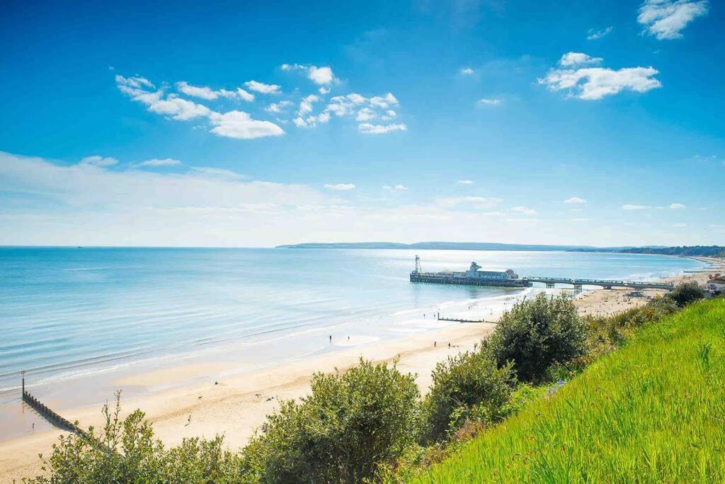 Spacious 4 Bed Rooms, Parking, Garden And Near Parks, Beaches And University Bornemouth Extérieur photo