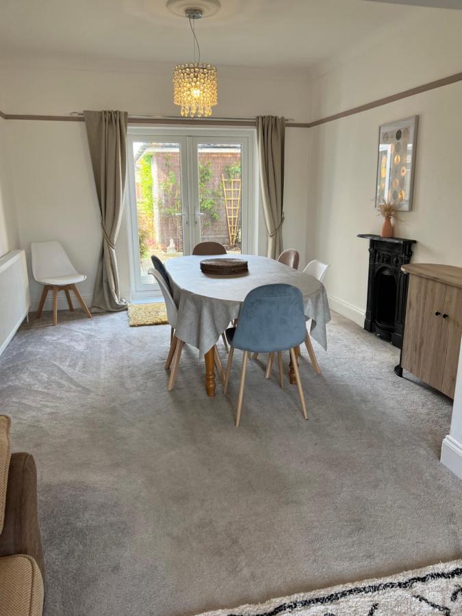 Spacious 4 Bed Rooms, Parking, Garden And Near Parks, Beaches And University Bornemouth Extérieur photo
