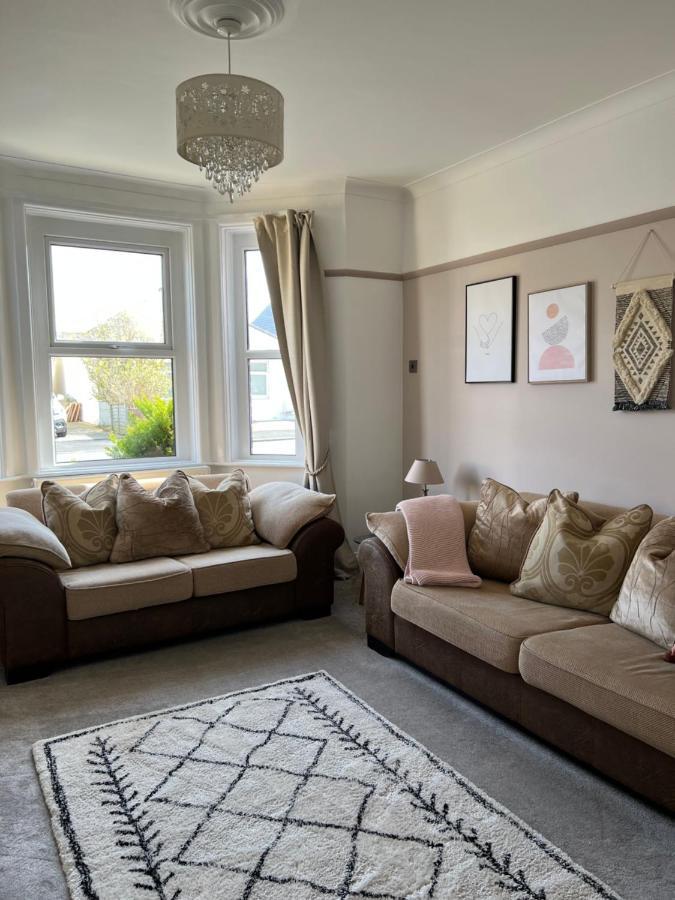 Spacious 4 Bed Rooms, Parking, Garden And Near Parks, Beaches And University Bornemouth Extérieur photo